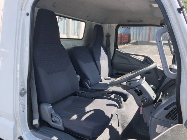 三菱ふそうキャンター平ボディ小型（2t・3t）[写真34]