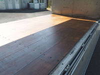 三菱ふそうファイターアルミウイング中型（4t）[写真11]