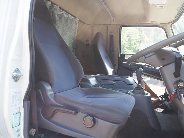 三菱ふそうファイターアルミウイング中型（4t）[写真36]