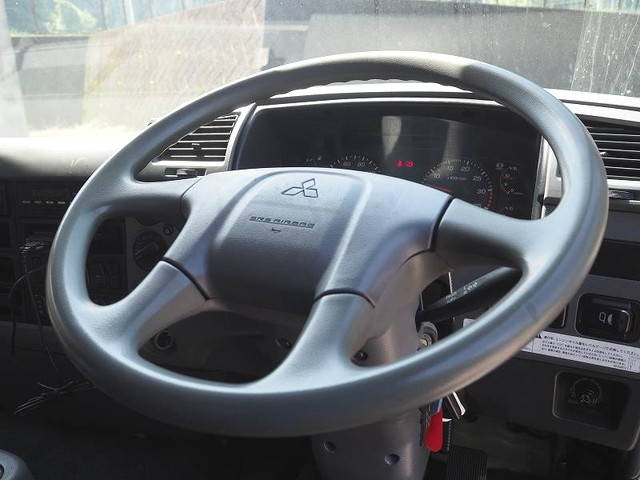 三菱ふそうファイターアルミウイング中型（4t）[写真37]