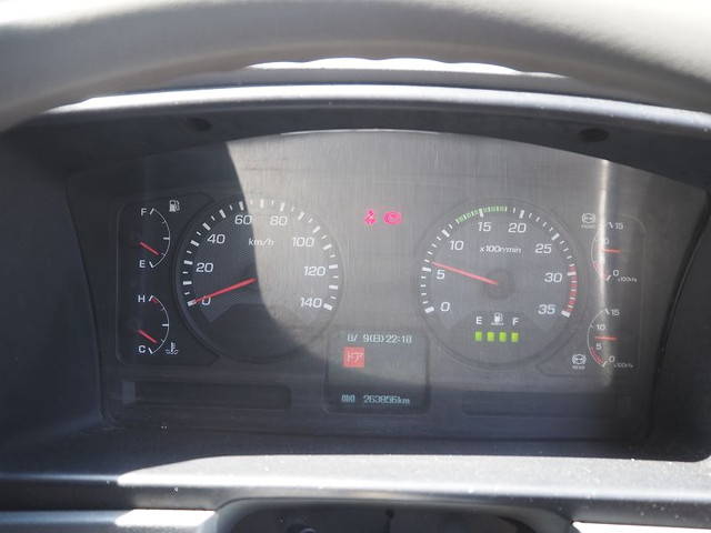 三菱ふそうファイターアルミウイング中型（4t）[写真40]