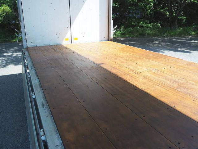 三菱ふそうファイターアルミウイング中型（4t）[写真09]