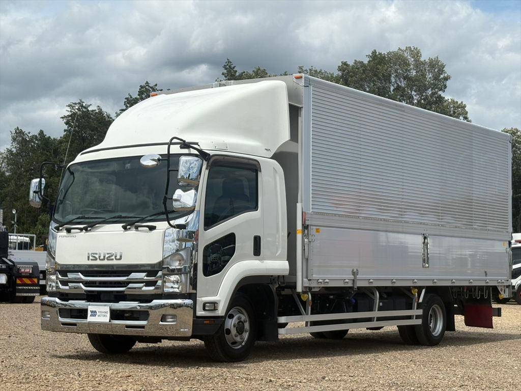 いすゞフォワードアルミウイング中型（4t）[写真01]