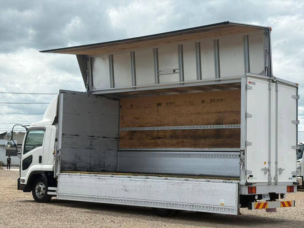 いすゞフォワードアルミウイング中型（4t）[写真12]