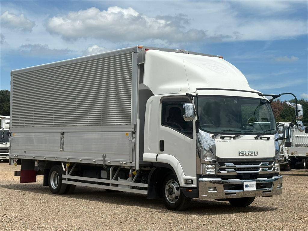 いすゞフォワードアルミウイング中型（4t）[写真02]