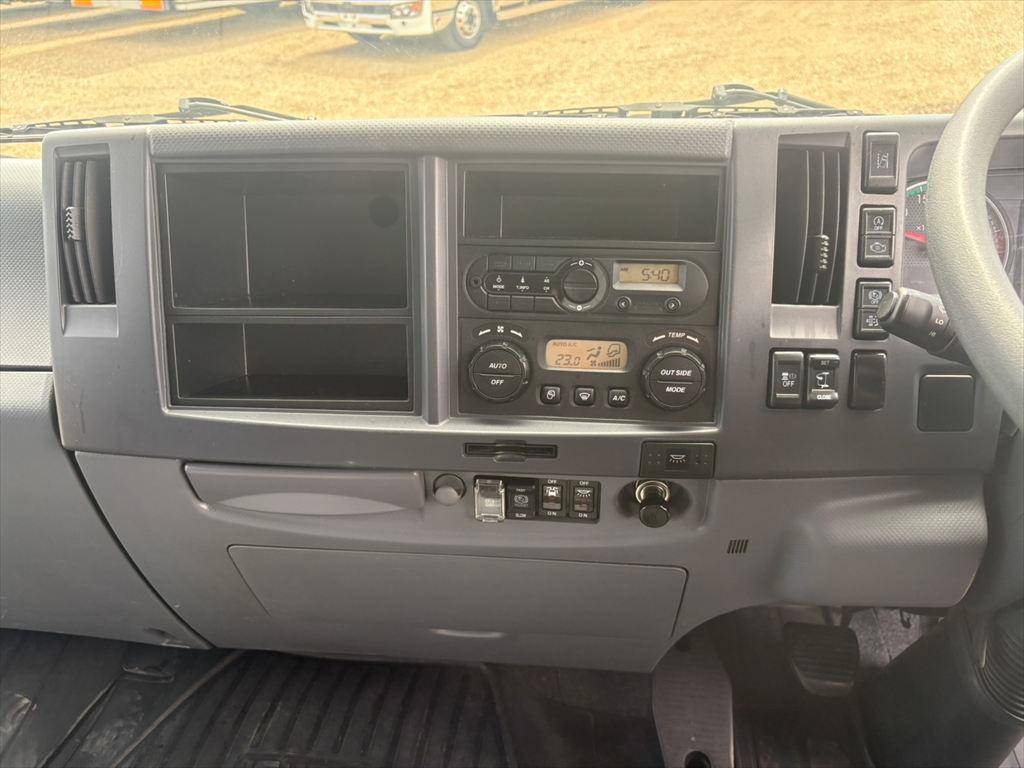 いすゞフォワードアルミウイング中型（4t）[写真21]