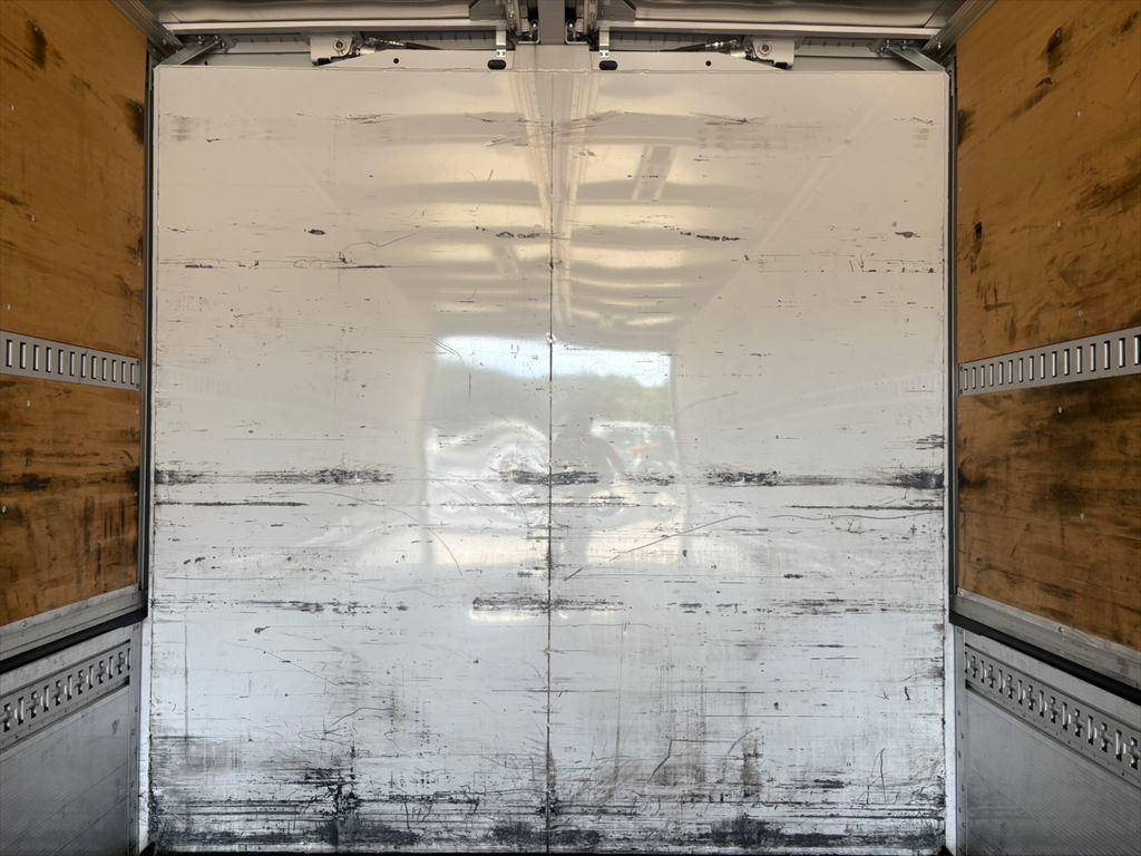 いすゞフォワードアルミウイング中型（4t）[写真07]