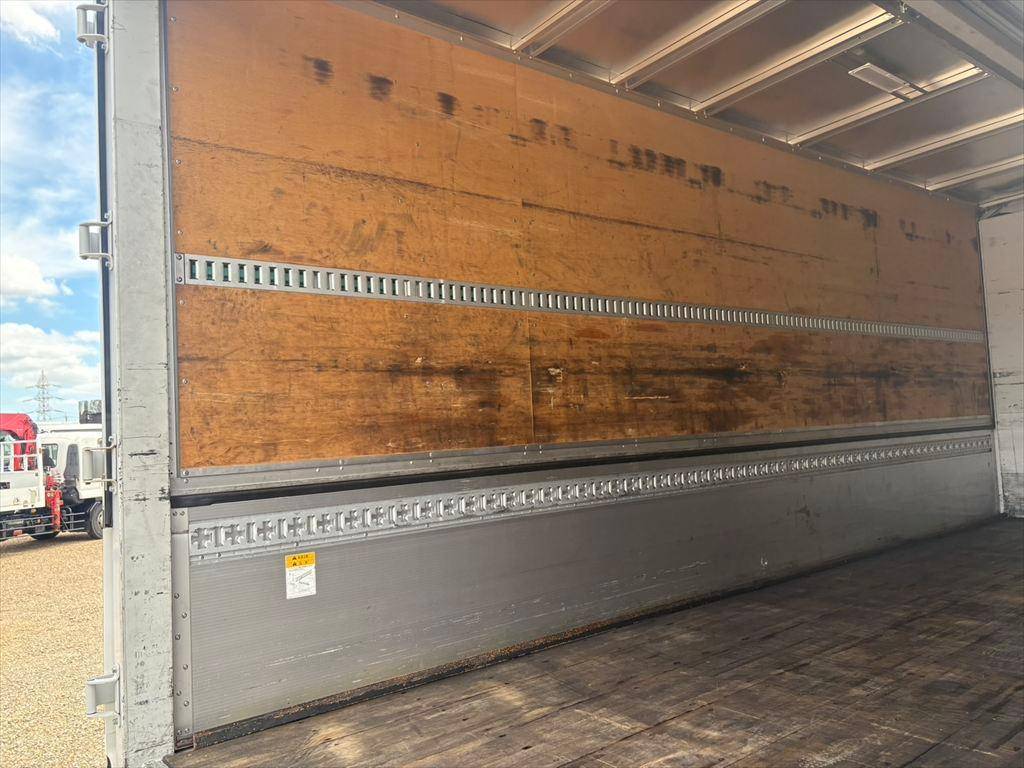 いすゞフォワードアルミウイング中型（4t）[写真09]