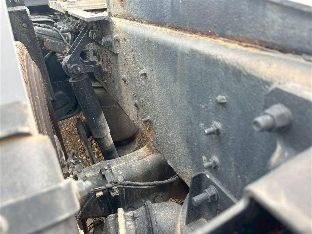 日野プロフィアトレーラーヘッド（トラクターヘッド）大型（10t）[写真12]