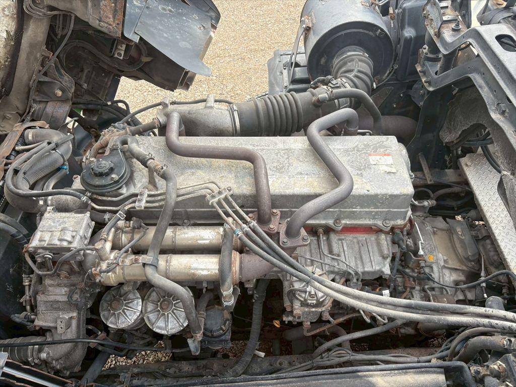 日野プロフィアトレーラーヘッド（トラクターヘッド）大型（10t）[写真15]