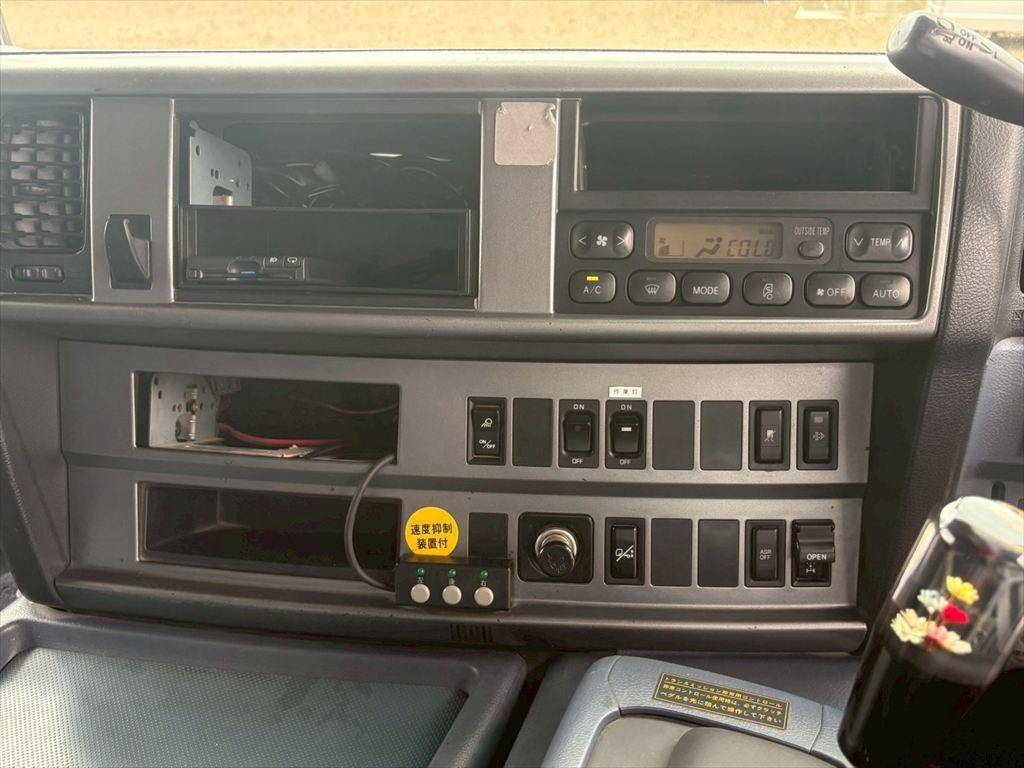 日野プロフィアトレーラーヘッド（トラクターヘッド）大型（10t）[写真18]