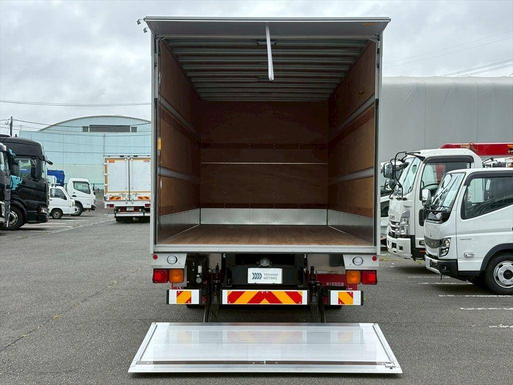 三菱ふそうファイターアルミバン中型（4t）[写真11]