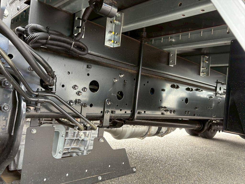 三菱ふそうファイターアルミバン中型（4t）[写真13]