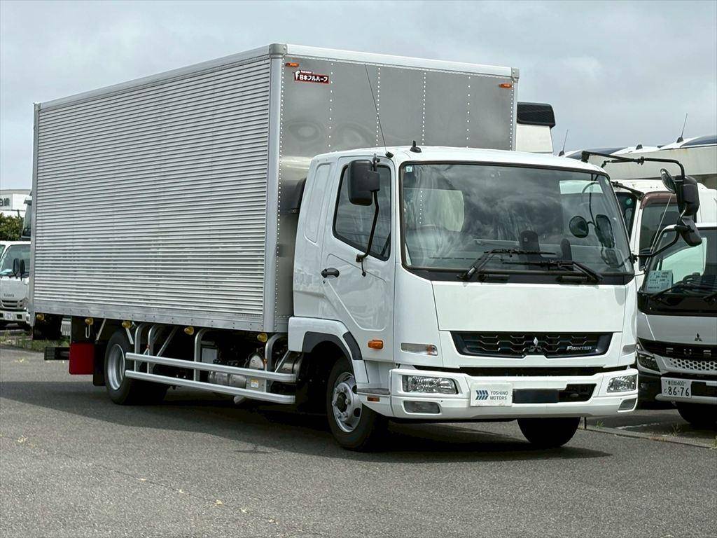 三菱ふそうファイターアルミバン中型（4t）[写真02]
