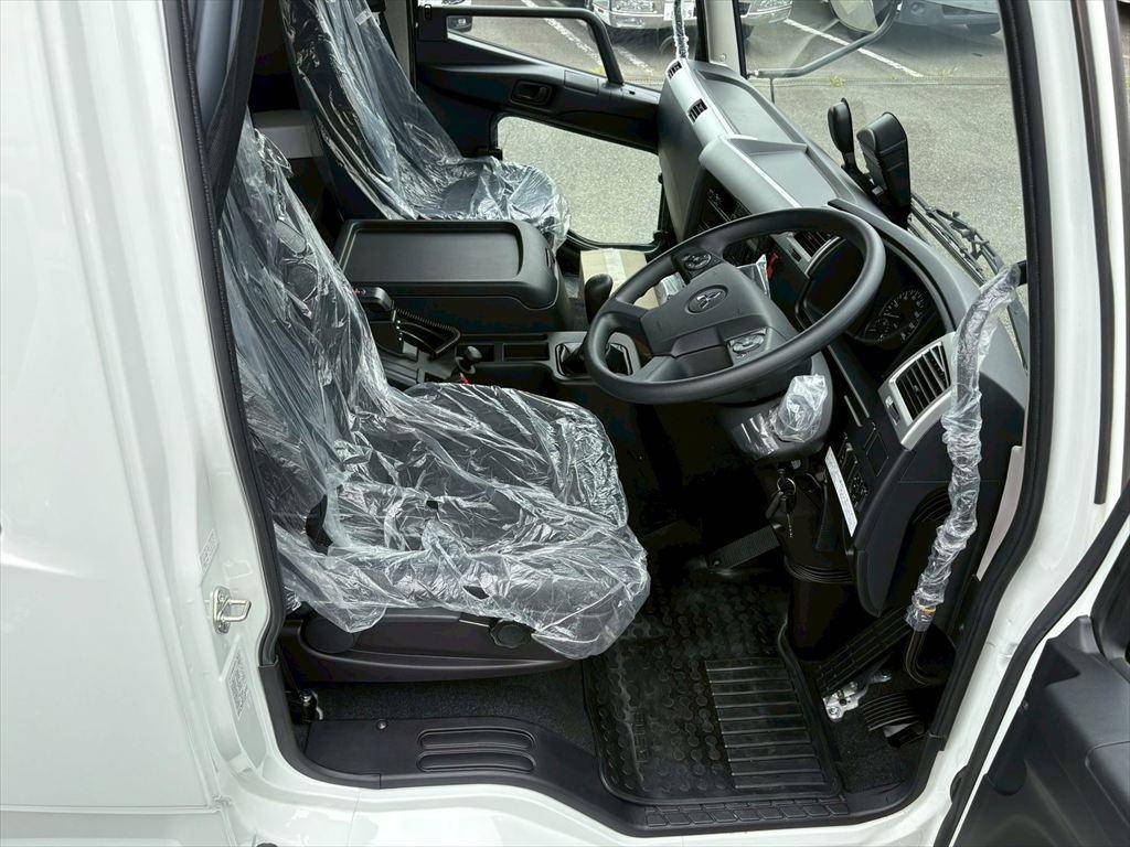 三菱ふそうファイターアルミバン中型（4t）[写真20]