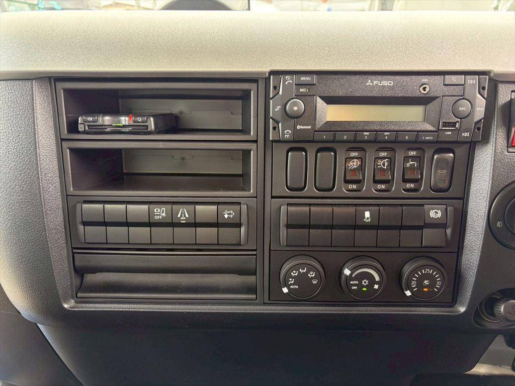 三菱ふそうファイターアルミバン中型（4t）[写真21]