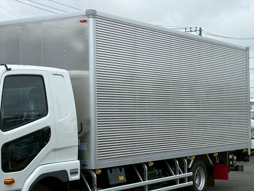 三菱ふそうファイターアルミバン中型（4t）[写真06]