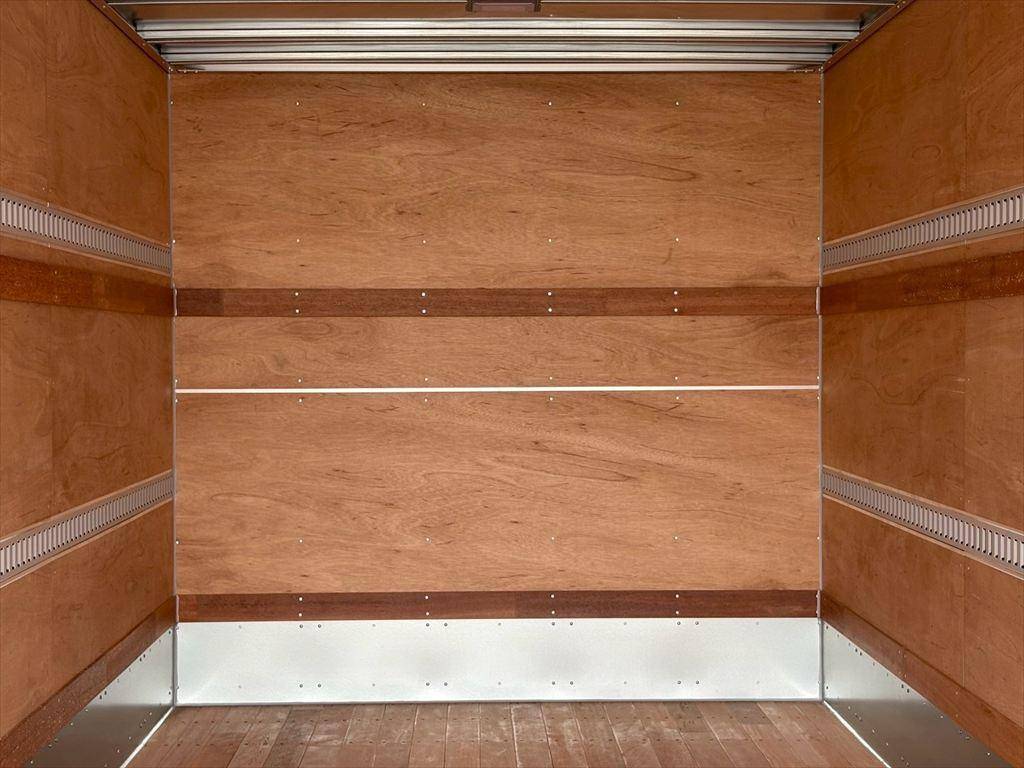 三菱ふそうファイターアルミバン中型（4t）[写真07]