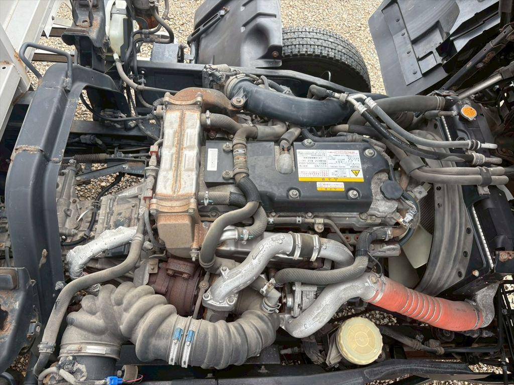 いすゞフォワードアルミウイング中型（4t）[写真18]