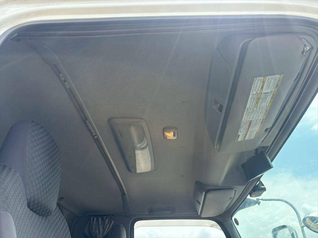 いすゞフォワードアルミウイング中型（4t）[写真23]