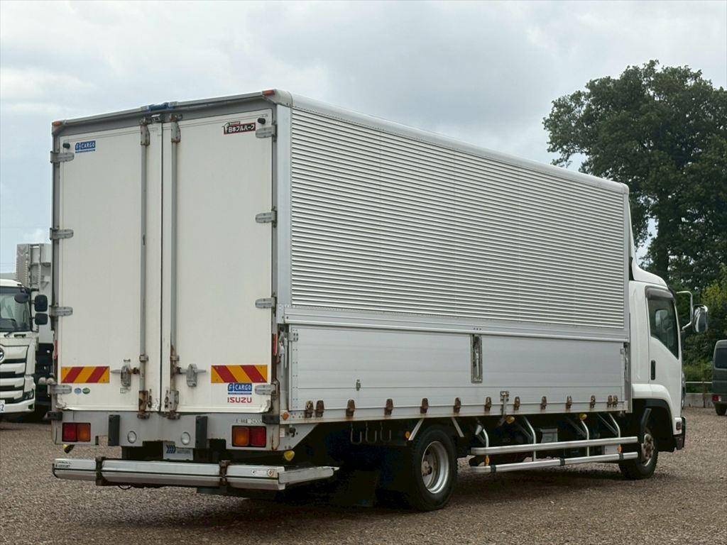 いすゞフォワードアルミウイング中型（4t）[写真04]