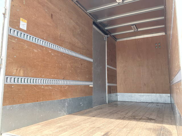 三菱ふそうキャンターアルミバン小型（2t・3t）[写真14]