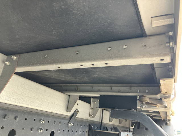 三菱ふそうキャンターアルミバン小型（2t・3t）[写真24]