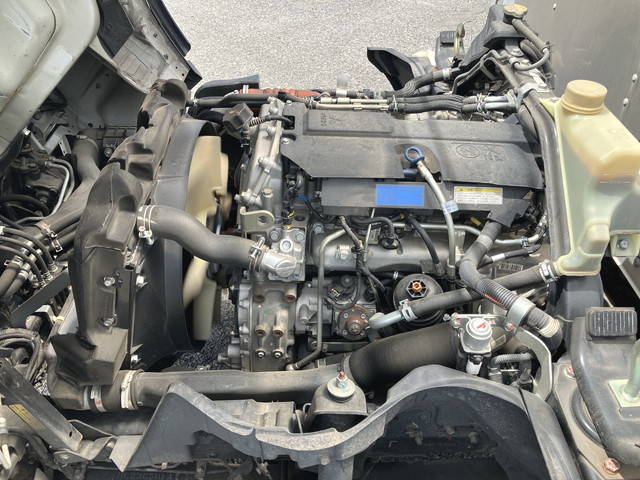 三菱ふそうキャンターアルミバン小型（2t・3t）[写真26]