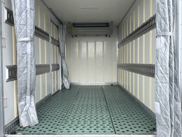 いすゞエルフ冷凍車（冷蔵車）小型（2t・3t）[写真12]