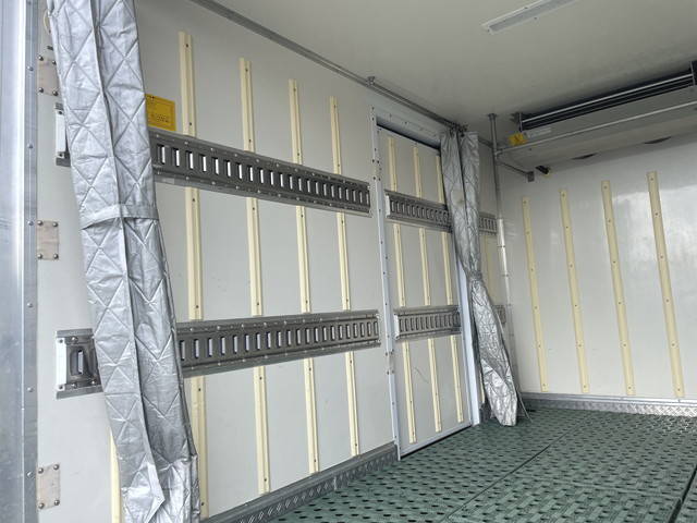 いすゞエルフ冷凍車（冷蔵車）小型（2t・3t）[写真14]