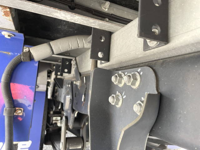 いすゞエルフ冷凍車（冷蔵車）小型（2t・3t）[写真23]