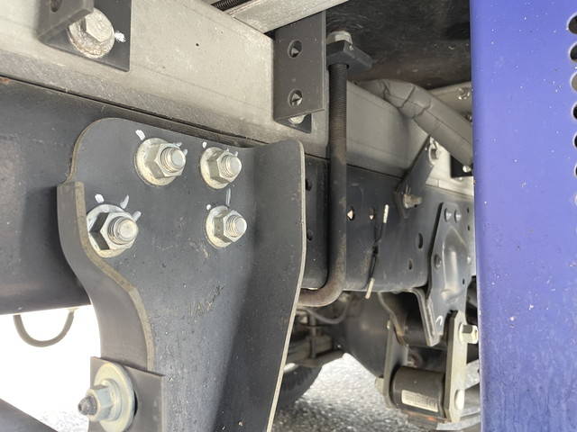 いすゞエルフ冷凍車（冷蔵車）小型（2t・3t）[写真24]