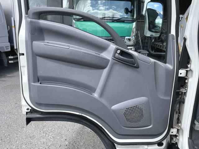 いすゞエルフ冷凍車（冷蔵車）小型（2t・3t）[写真29]