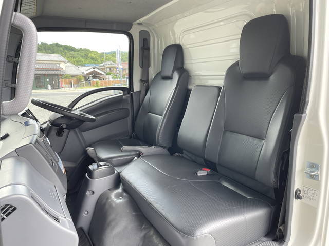 いすゞエルフ冷凍車（冷蔵車）小型（2t・3t）[写真32]