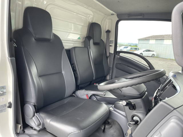 いすゞエルフ冷凍車（冷蔵車）小型（2t・3t）[写真33]