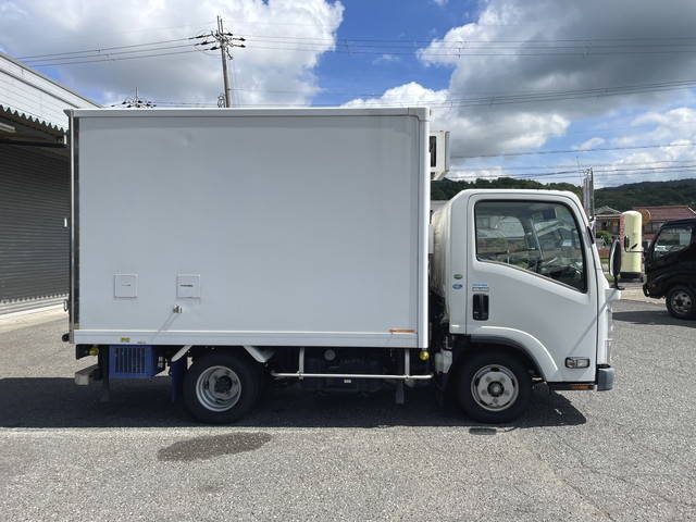 いすゞエルフ冷凍車（冷蔵車）小型（2t・3t）[写真07]