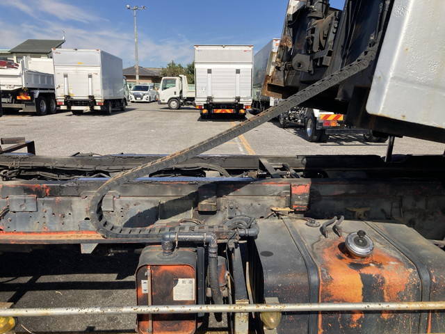 日野プロフィアセーフティローダー大型（10t）[写真17]