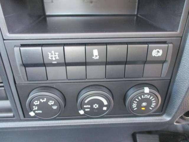 三菱ふそうファイターコンテナ専用車中型（4t）[写真19]