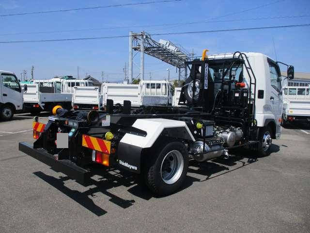 三菱ふそうファイターコンテナ専用車中型（4t）[写真02]