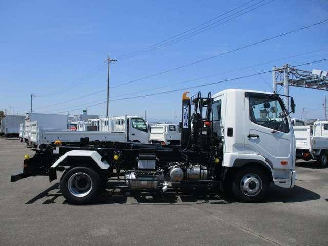 三菱ふそうファイターコンテナ専用車中型（4t）[写真06]