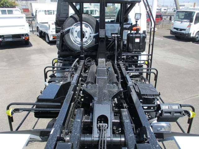 三菱ふそうファイターコンテナ専用車中型（4t）[写真08]