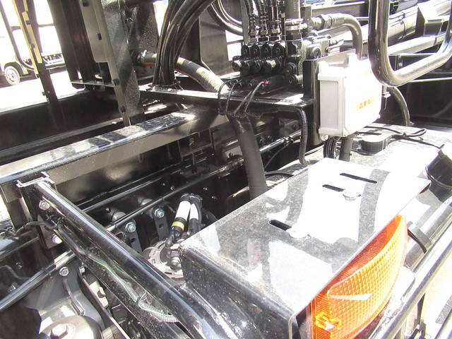 三菱ふそうスーパーグレートコンテナ専用車大型（10t）[写真11]