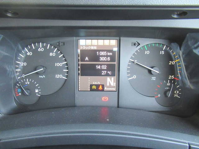 三菱ふそうスーパーグレートコンテナ専用車大型（10t）[写真17]