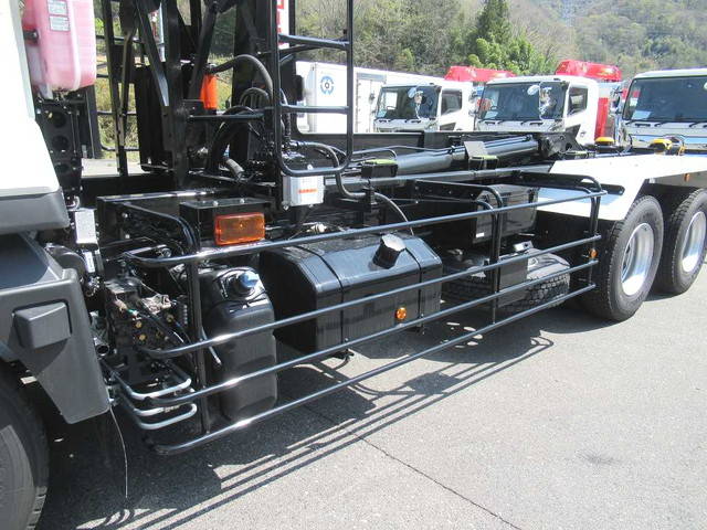 三菱ふそうスーパーグレートコンテナ専用車大型（10t）[写真07]