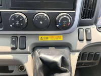 三菱ふそうキャンターダブルキャブ（Wキャブ）小型（2t・3t）[写真13]