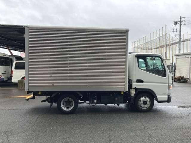 三菱ふそうキャンターアルミバン小型（2t・3t）[写真06]