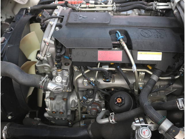 三菱ふそうキャンター平ボディ小型（2t・3t）[写真15]