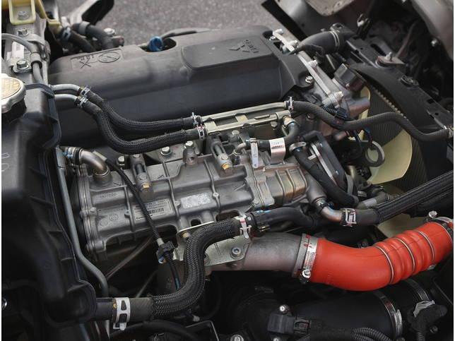 三菱ふそうキャンター平ボディ小型（2t・3t）[写真16]