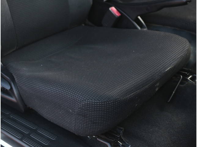 三菱ふそうキャンター平ボディ小型（2t・3t）[写真25]