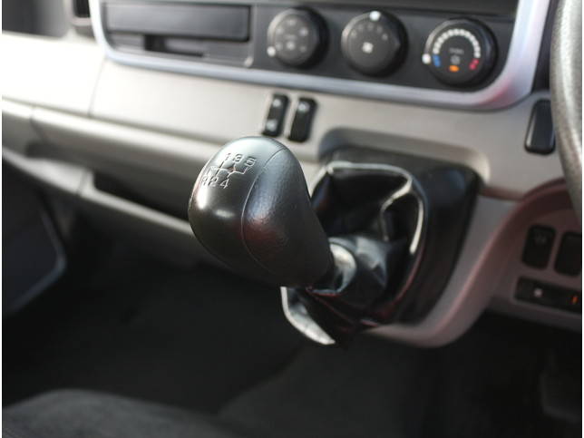 三菱ふそうキャンター平ボディ小型（2t・3t）[写真28]